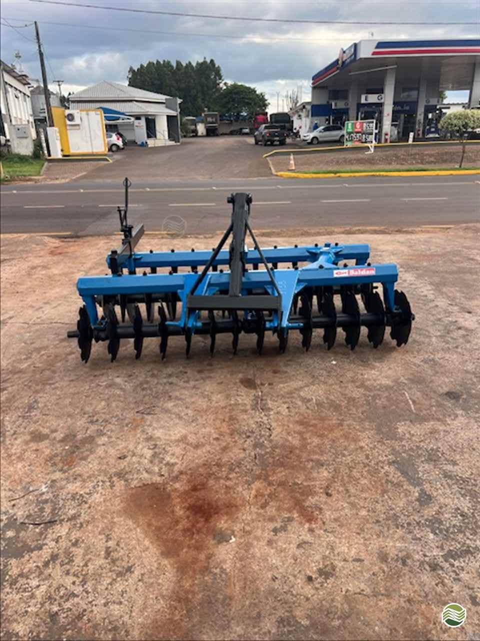 IMPLEMENTOS AGRICOLAS GRADE NIVELADORA NIVELADORA 28 DISCOS Cotramaq Tratores GOIOERE PARANÁ PR